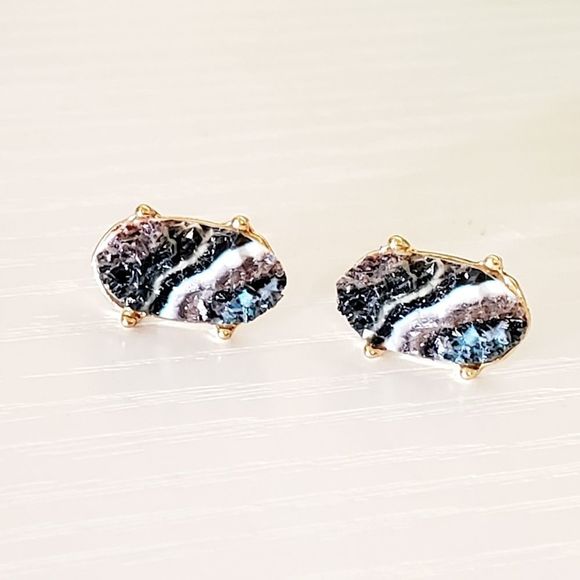 𝅺tiny Marble Druzy Stud Earrings - Picture 7 of 9